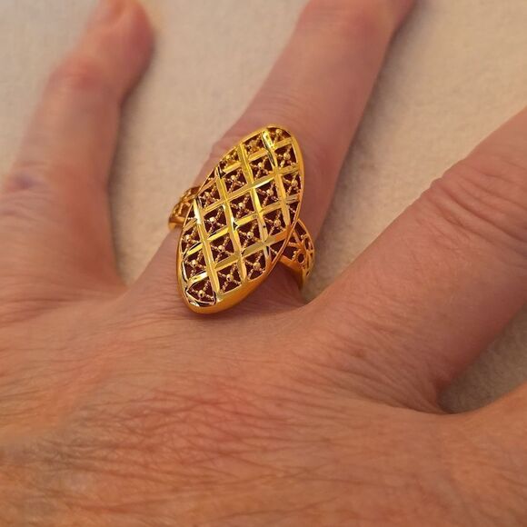 Free - with $25 purchase Gold ring - Picture 4 of 6
